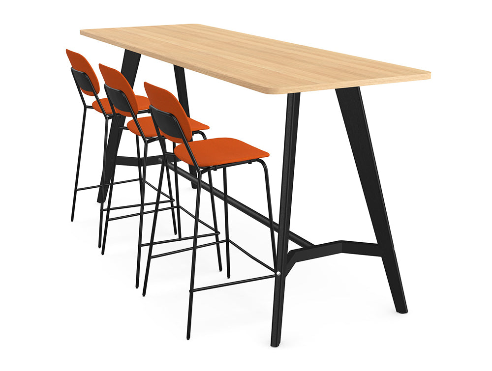 Ws.D Breakout Area with Soft Seating and Meeting Pods