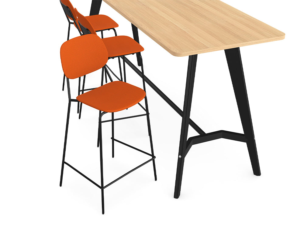 Ws.D Breakout Area with Soft Seating and Meeting Pods