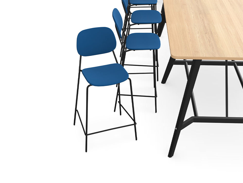 Ws.D High Capacity Canteen with Bench Seating and High Tables